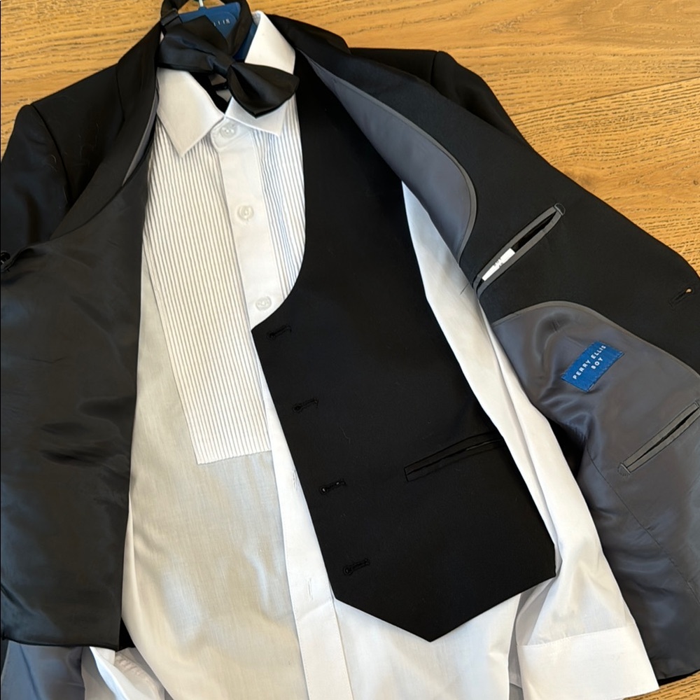 Perry Ellis Boy Classic Black Tuxedo Full Suit - Picture 3 of 7